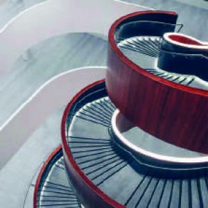 Revestimiento para interior de madera sint&eacute;tica